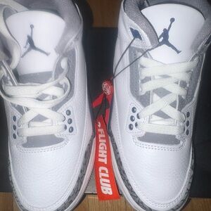 BRAND NEW NEVER WORN MIDNIGHT NAVY RETRO 3 size 4 boys